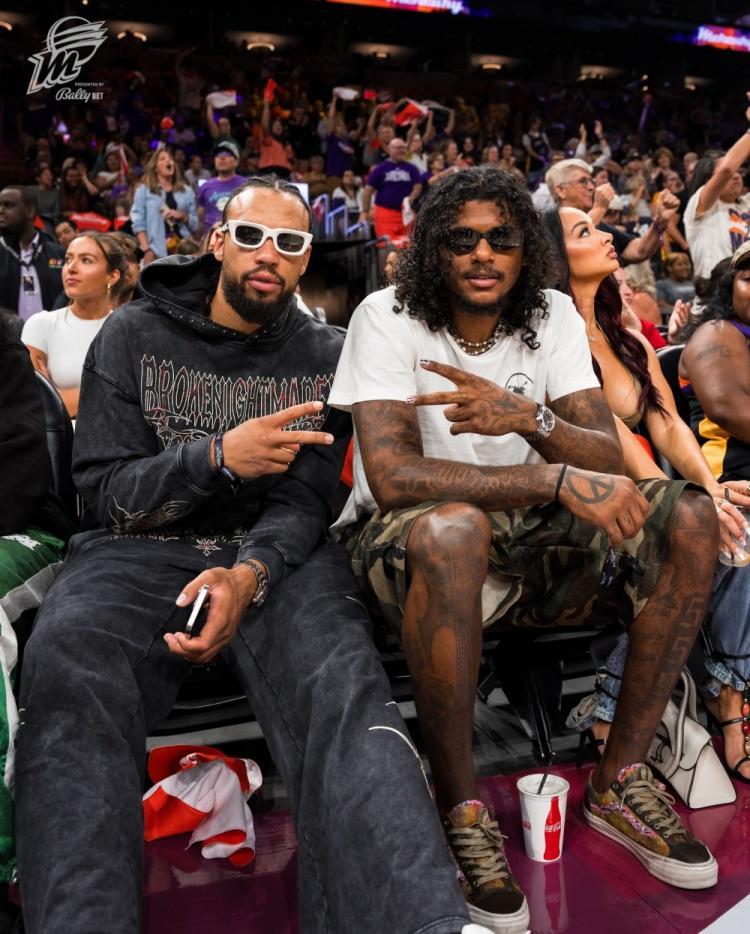 支持同城球队！布克&amp;amp;杰伦-格林等人观战WNBA！