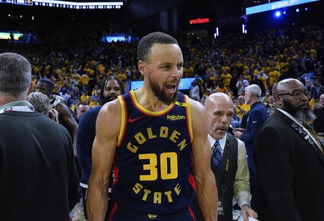 B体育首页-库里受伤后泪洒更衣室 赛程密集复出窗口只剩一个