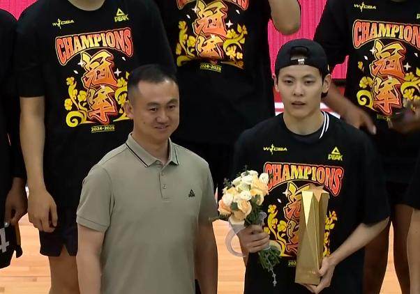 B体育首页-广东女篮逆袭3-1夺冠！杨舒予夺总决赛MVP