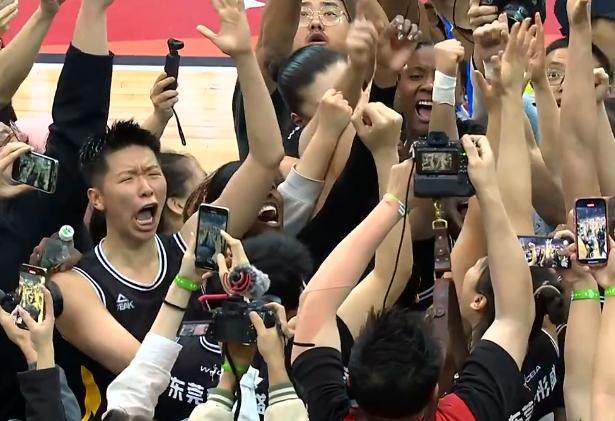 B体育首页-广东女篮逆袭3-1夺冠！杨舒予夺总决赛MVP