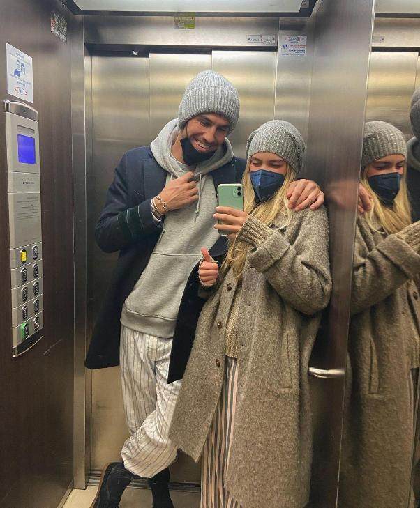 B体育赛事资讯-菲戈仨闺女美艳如花 大女儿跟西班牙国王表弟拍拖