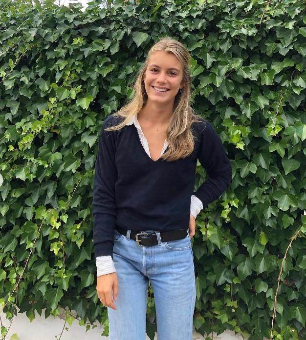 B体育赛事资讯-菲戈仨闺女美艳如花 大女儿跟西班牙国王表弟拍拖