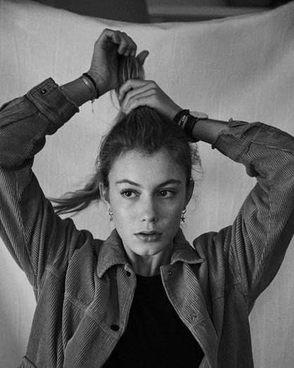 B体育赛事资讯-菲戈仨闺女美艳如花 大女儿跟西班牙国王表弟拍拖