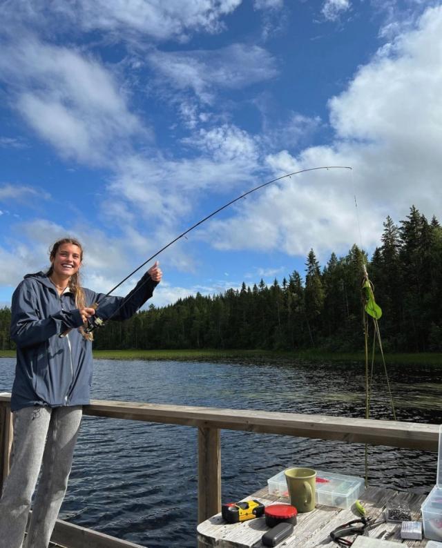 B体育赛事资讯-菲戈仨闺女美艳如花 大女儿跟西班牙国王表弟拍拖