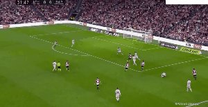 B体育赛事资讯-【西甲】拉菲尼亚致胜 巴萨1比0客胜毕尔巴鄂