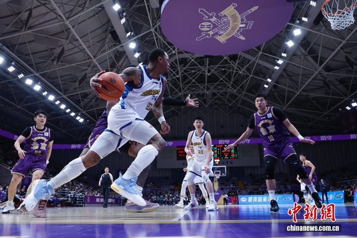 B体育首页-CBA常规赛：北京控股队负于浙江方兴渡队|浙江队|体育馆|男子篮球|职业联赛|北控男篮_新浪体育_新浪新闻