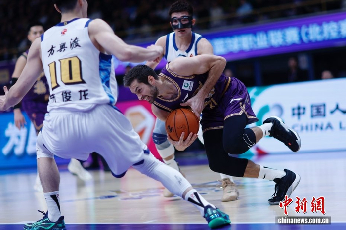 B体育首页-CBA常规赛：北京控股队负于浙江方兴渡队|浙江队|体育馆|男子篮球|职业联赛|北控男篮_新浪体育_新浪新闻