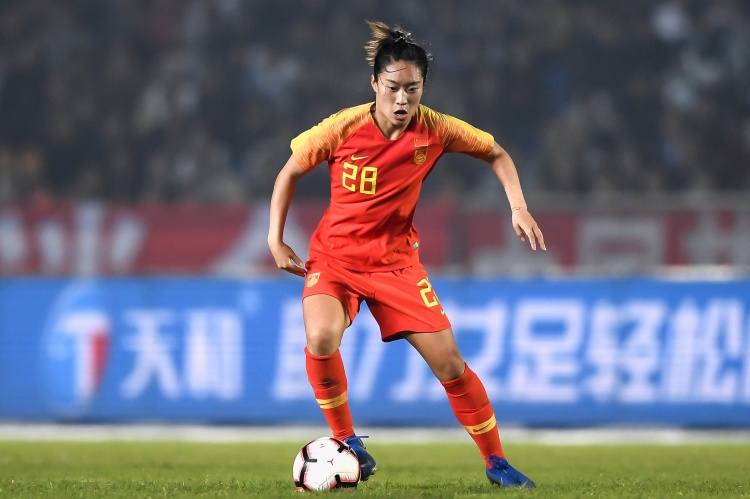 B体育体育报道-唐佳丽：第二场比赛要掌握好球权，上届亚洲杯夺冠是非常大的鼓励