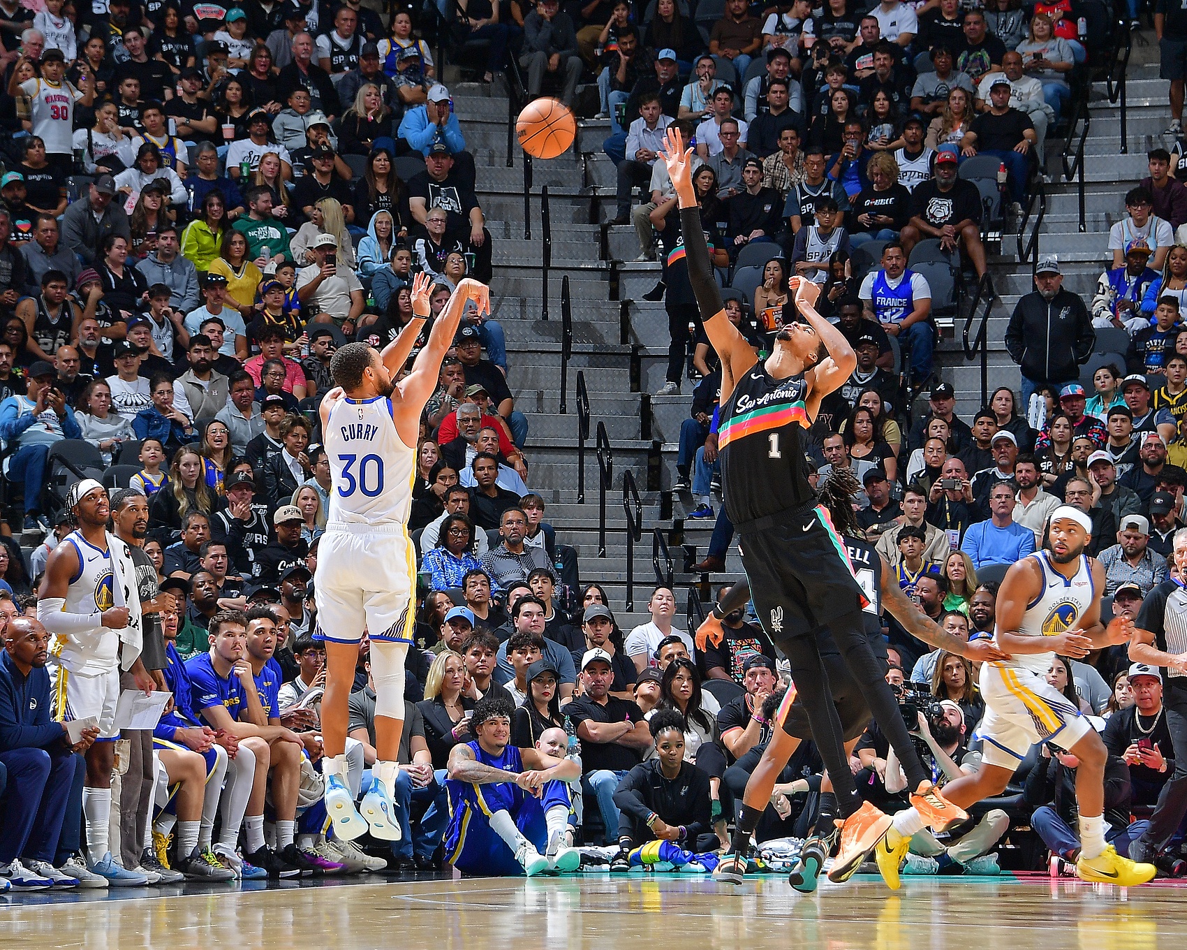 B体育中国官网-雷吉·米勒:看文班打球是必须要有的体验 就和看乔丹&库里一样