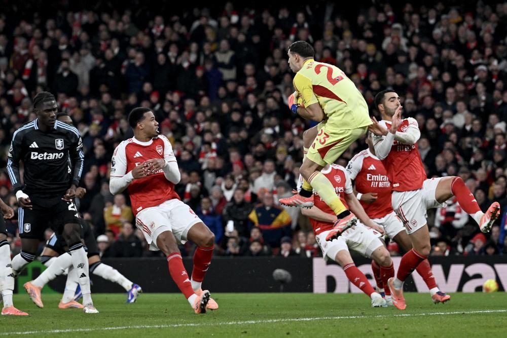 B体育中国官网-靠谱不？曼城主场负倒数第一，枪手完胜红魔，英超冠军本轮悬念终