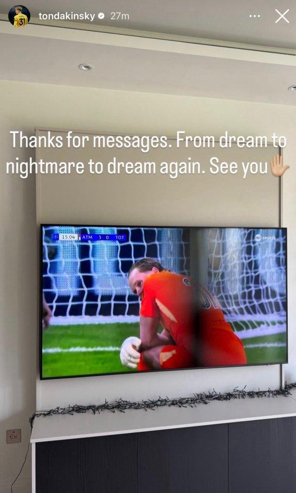 B体育-首发17分钟狂送两礼被换下!热刺门将赛后竟发文重温比赛?