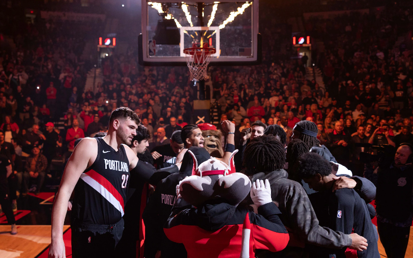 B体育中国官网-杨瀚森新老板发声！承诺开拓者球迷：打造每个赛季都能冲冠的球队