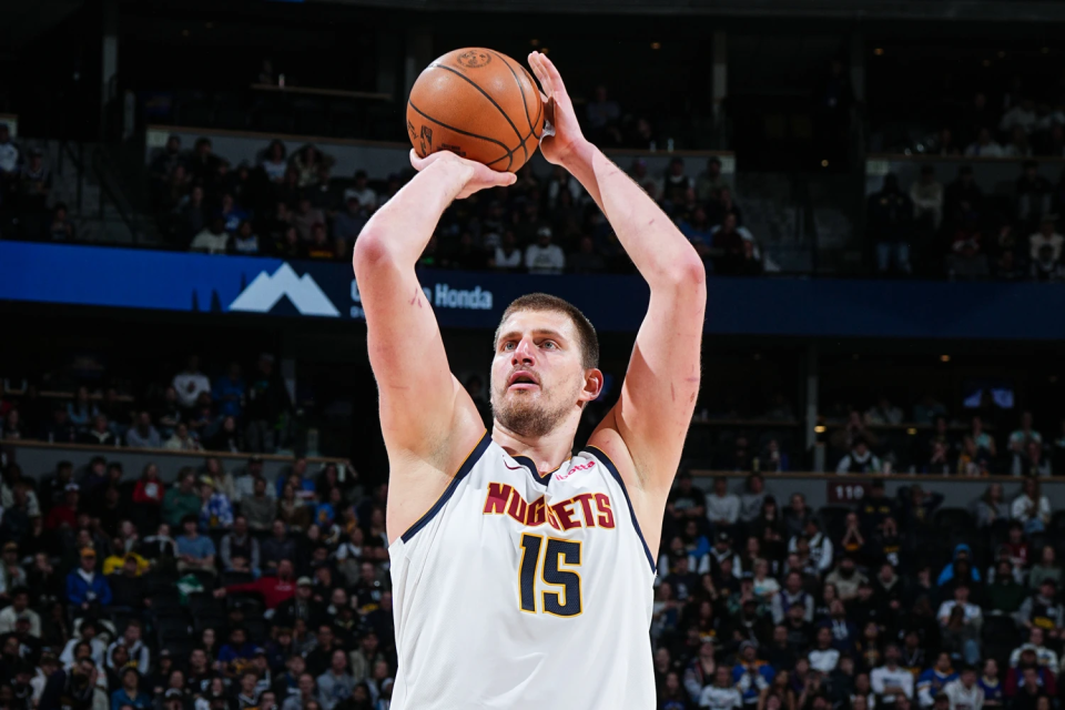 B体育首页-NBA官宣最佳阵容:亚历山大约基奇全票一阵 杜兰特小卡进二阵