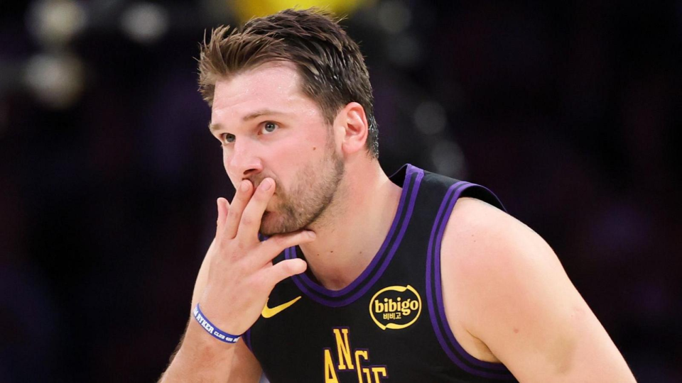 B体育首页-NBA官宣最佳阵容:亚历山大约基奇全票一阵 杜兰特小卡进二阵
