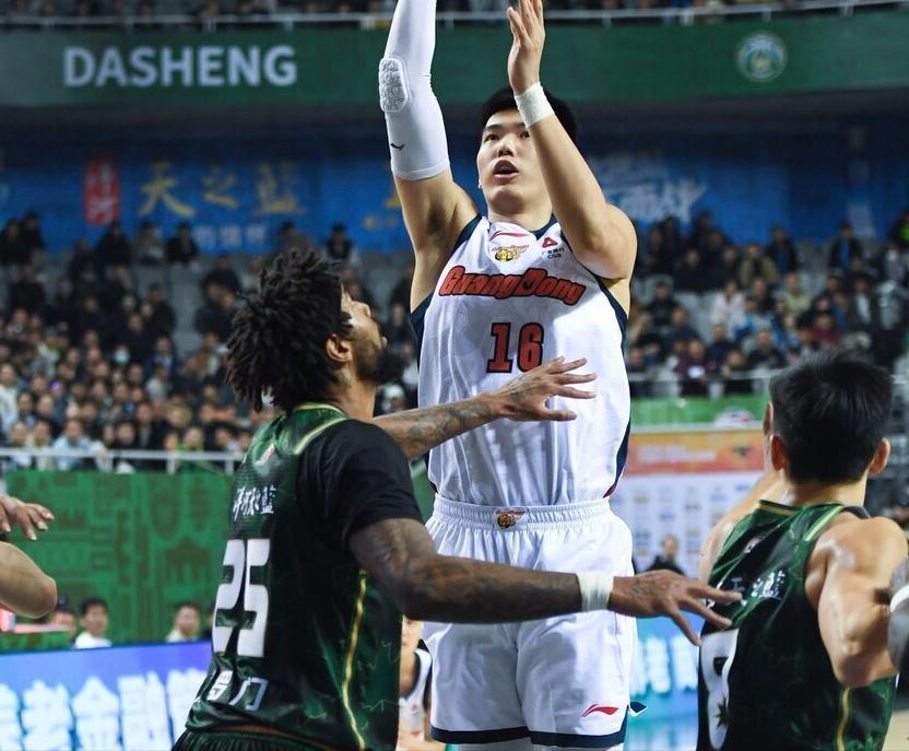 B体育首页-CBA六笔失败交易!赵睿坑了北京,杜锋选错核心,辽篮找错接班人