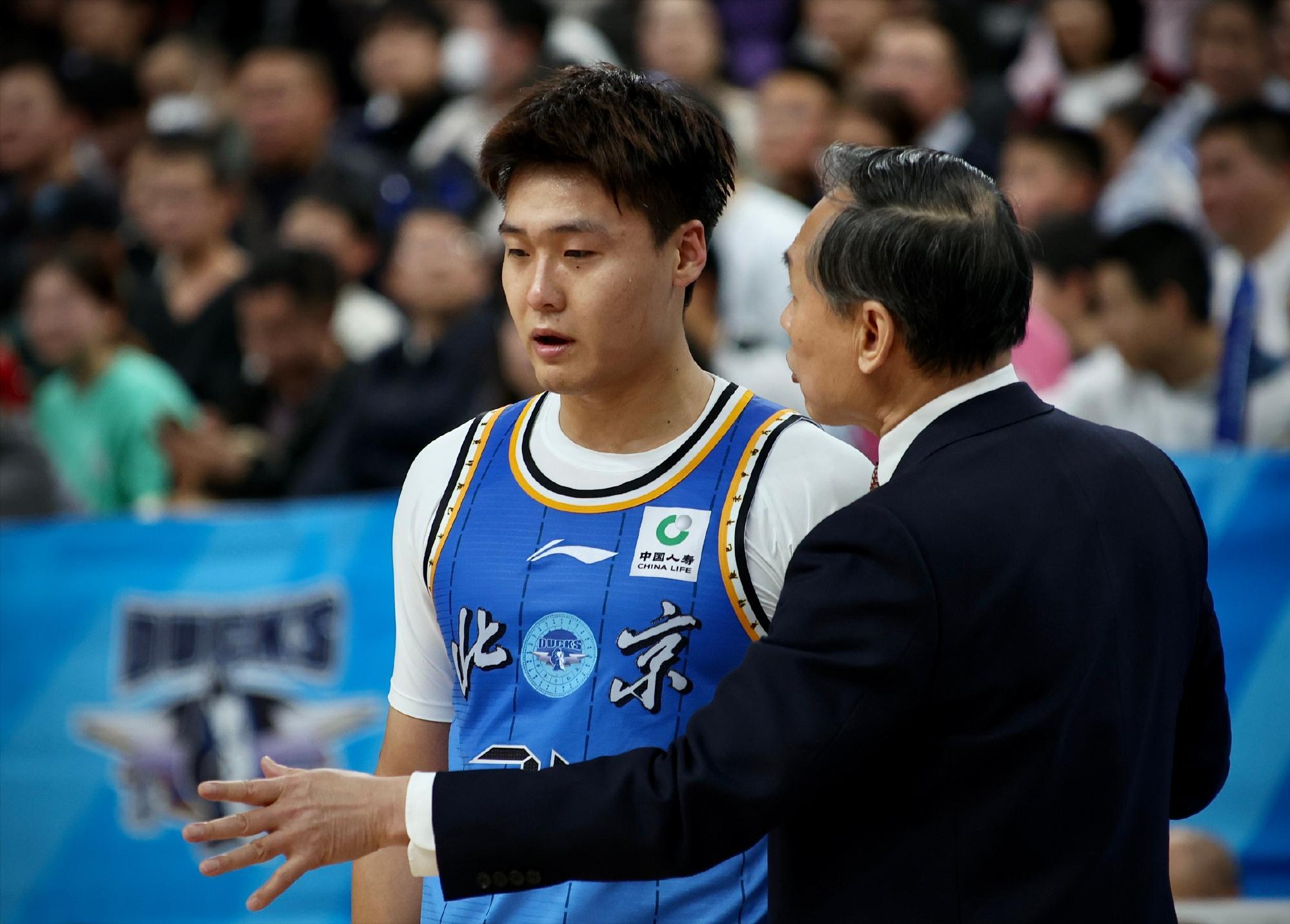 B体育首页-CBA六笔失败交易!赵睿坑了北京,杜锋选错核心,辽篮找错接班人