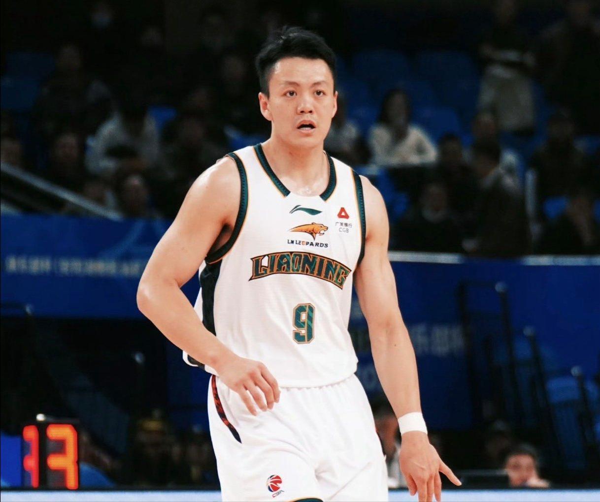 B体育首页-CBA六笔失败交易!赵睿坑了北京,杜锋选错核心,辽篮找错接班人