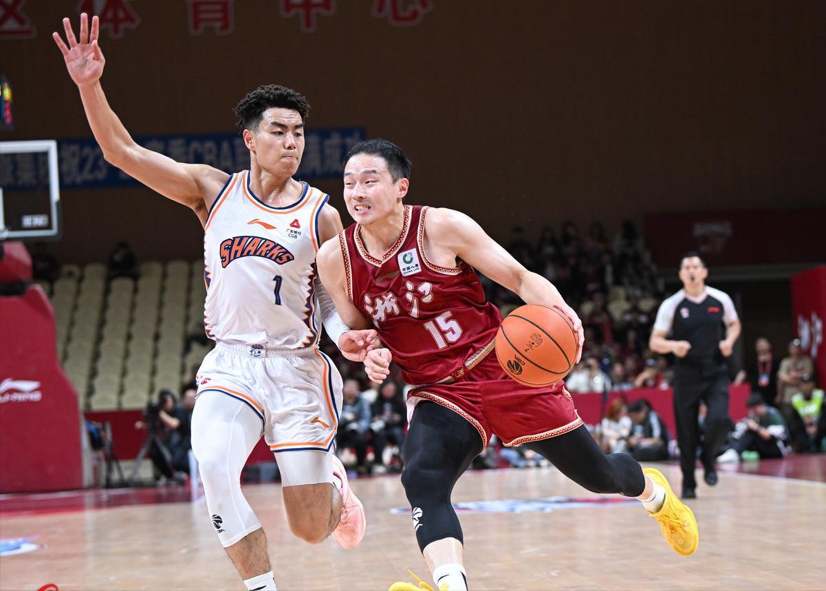 B体育首页-CBA六笔失败交易!赵睿坑了北京,杜锋选错核心,辽篮找错接班人